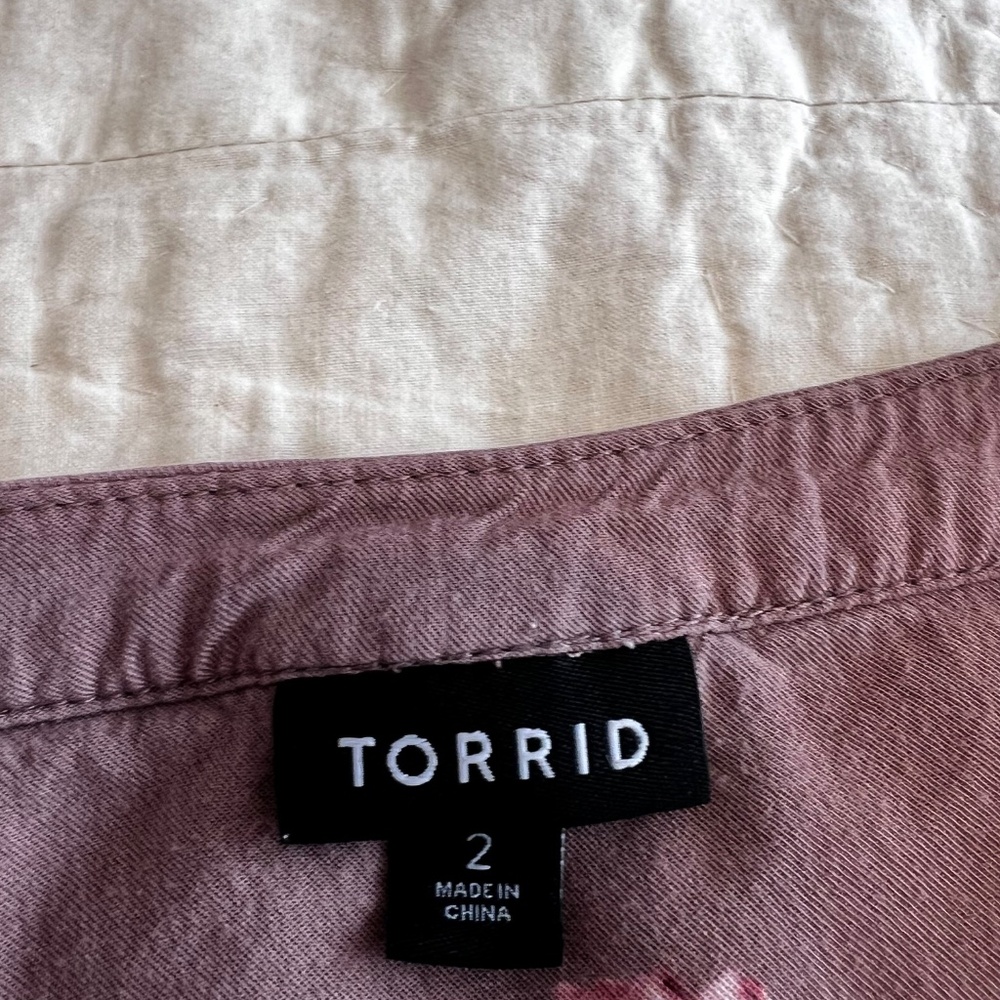 Torrid Long Sleeve Floral Print Blouse size 2 (2X) - Picture 3 of 9